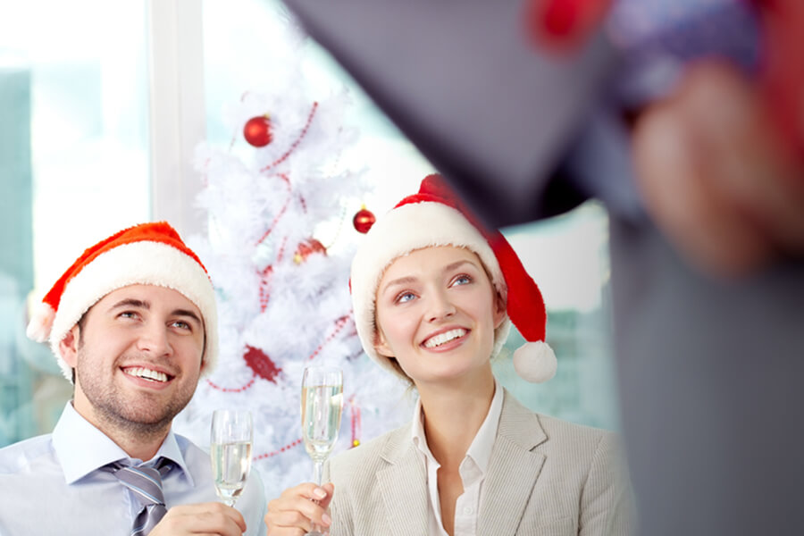 CHRISTMAS PRESENTS: GIFT IDEAS FOR CUSTOMERS & EMPLOYEES