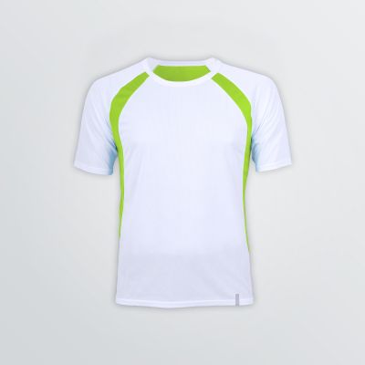 Atmungsaktives Pace Tech Shirt zum Individualisieren als Produktbeispiel in weiß mit grünen Farbakzenten - Frontansicht